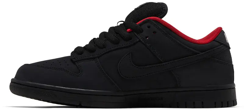 Supreme x Nike Dunk Low SB 'Black'