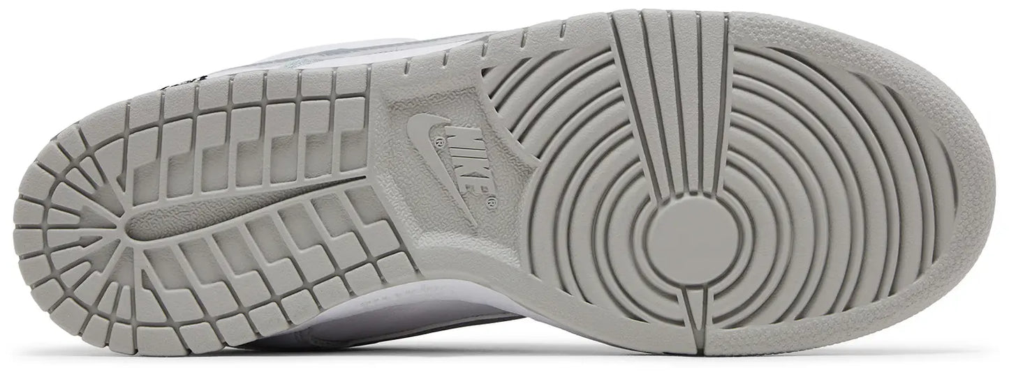 Supreme x Nike Dunk Low SB 'White Metallic Silver'