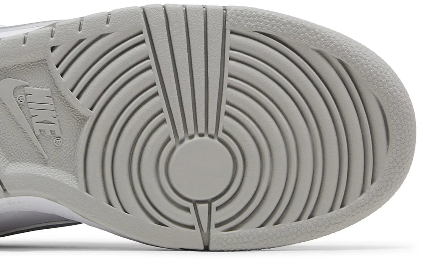 Supreme x Nike Dunk Low SB 'White Metallic Silver'