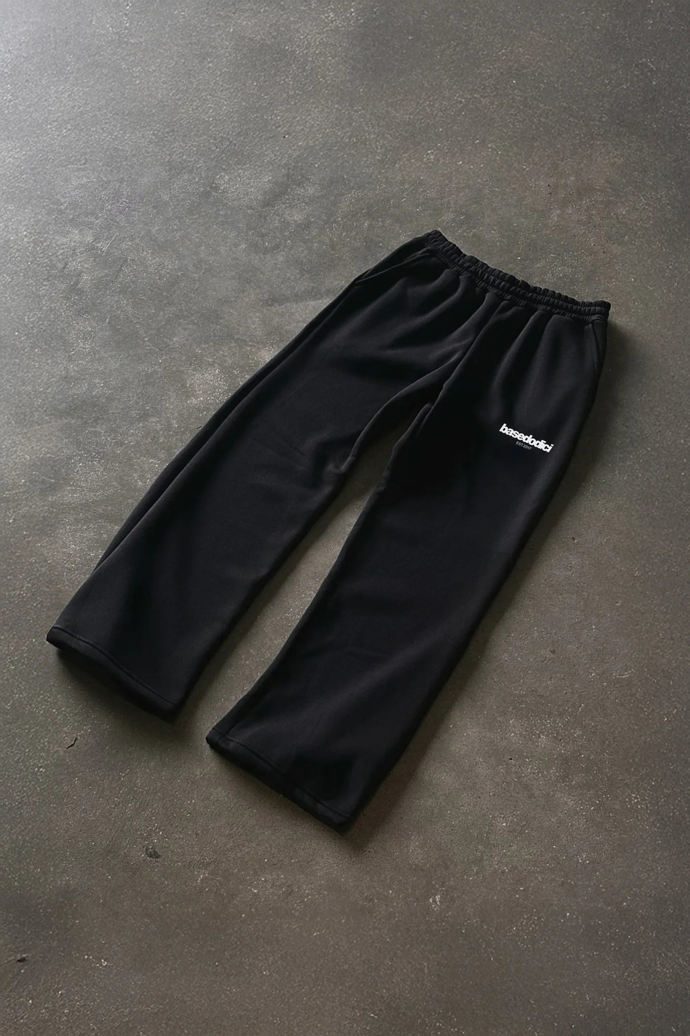 Fleece Pants "COMFY" Front Logo Black/White
